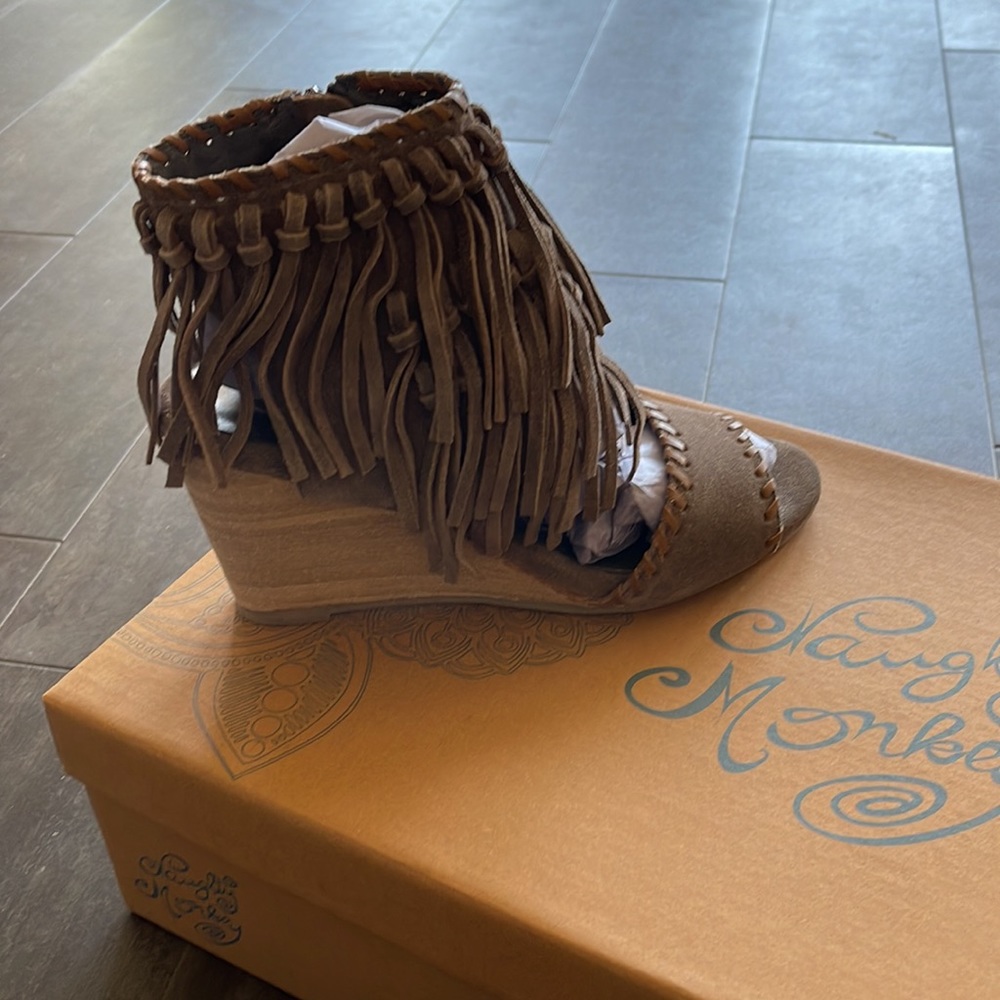 NWT Naughty Monkey Fringe for Life 7.5 - gorgeous